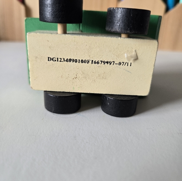 Wooden Devrian Global Industries Recycle Truck Garbage Toy Green Tilts 3in City - Picture 4 of 15